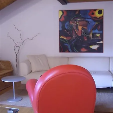 A Gem In Apartman